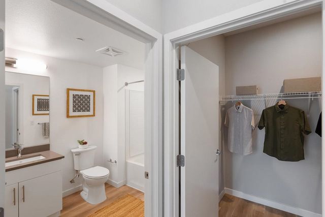 260 Brooklyn Basin Way 519, Oakland, CA 94606