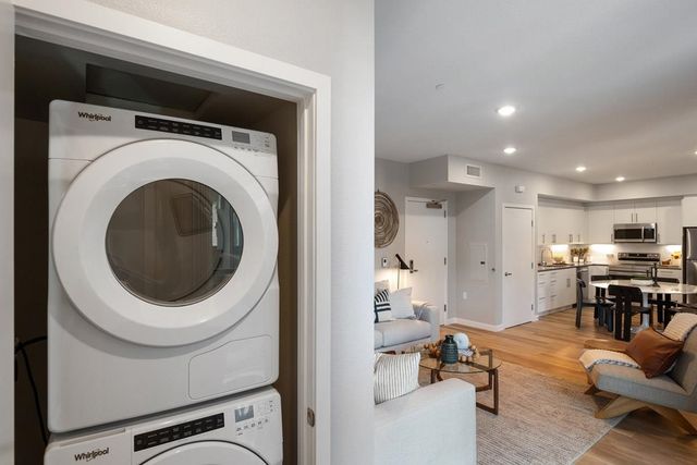 260 Brooklyn Basin Way 519, Oakland, CA 94606