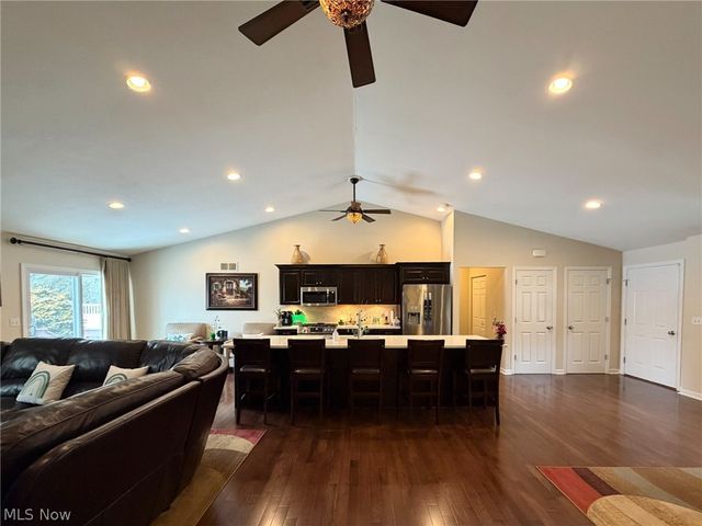 1343 COURTLAND Road, Weirton, WV 26062