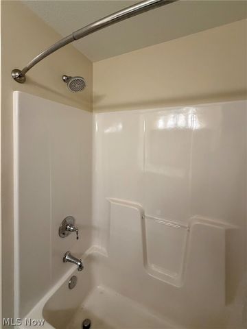 1343 COURTLAND Road, Weirton, WV 26062