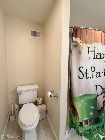 1343 COURTLAND Road, Weirton, WV 26062