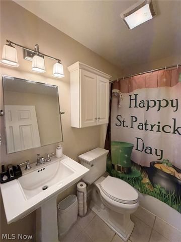 1343 COURTLAND Road, Weirton, WV 26062