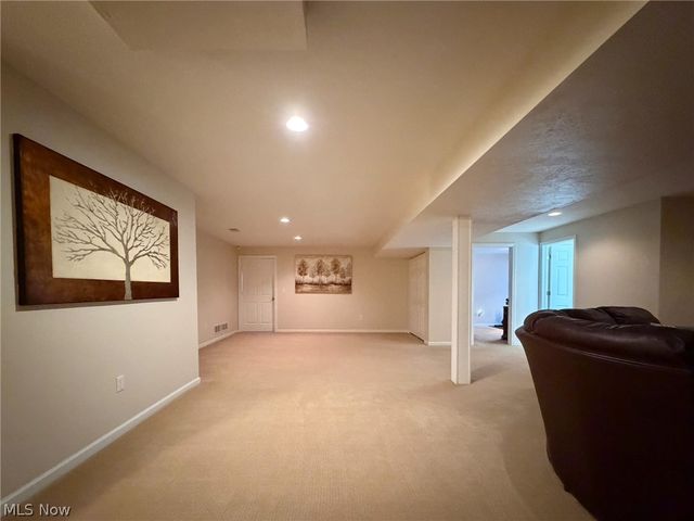 1343 COURTLAND Road, Weirton, WV 26062