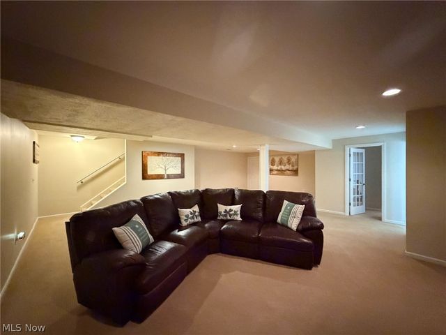 1343 COURTLAND Road, Weirton, WV 26062