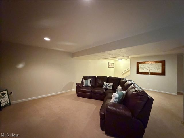 1343 COURTLAND Road, Weirton, WV 26062