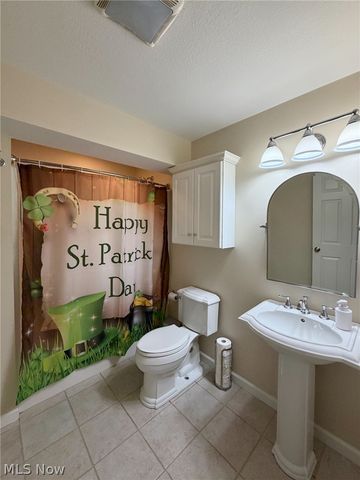 1343 COURTLAND Road, Weirton, WV 26062