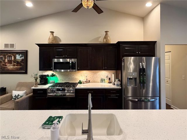 1343 COURTLAND Road, Weirton, WV 26062