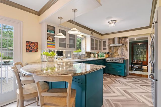 10626 Valley Forge Drive, Houston, TX 77042