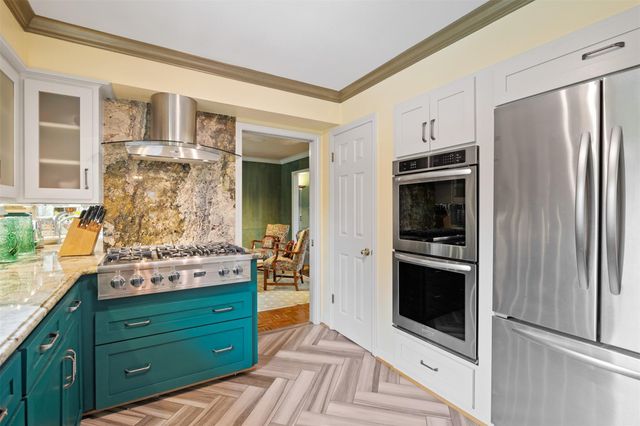 10626 Valley Forge Drive, Houston, TX 77042