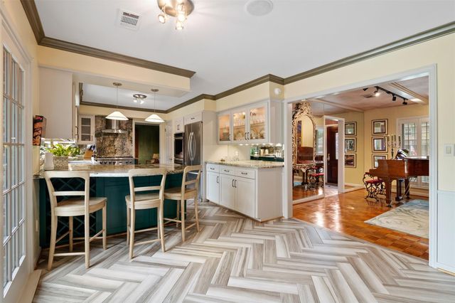10626 Valley Forge Drive, Houston, TX 77042