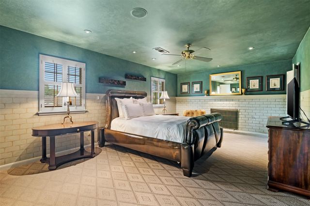 10626 Valley Forge Drive, Houston, TX 77042