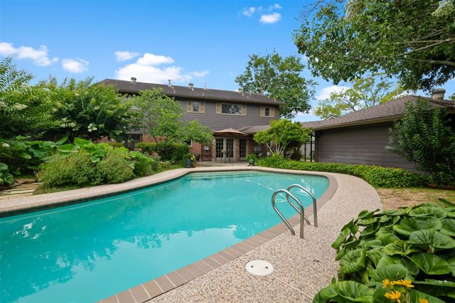 10626 Valley Forge Drive, Houston, TX 77042