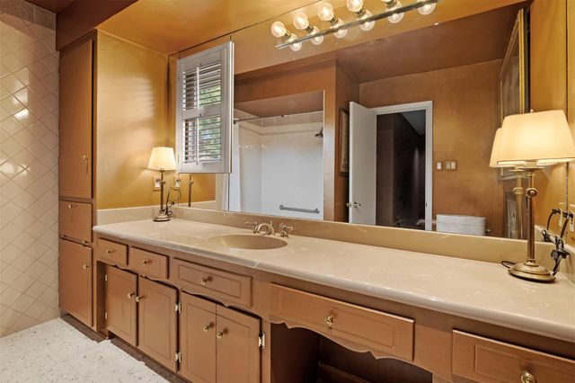10626 Valley Forge Drive, Houston, TX 77042