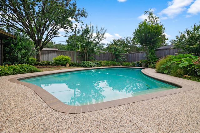 10626 Valley Forge Drive, Houston, TX 77042