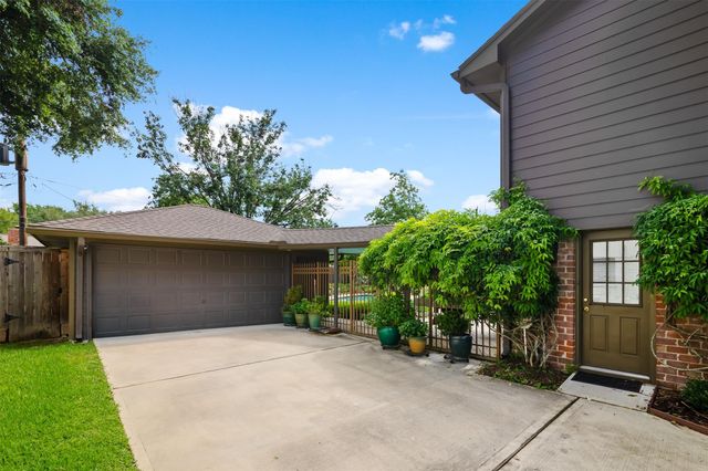 10626 Valley Forge Drive, Houston, TX 77042