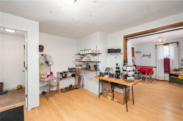 375 Main St, Volant Boro, PA 16156