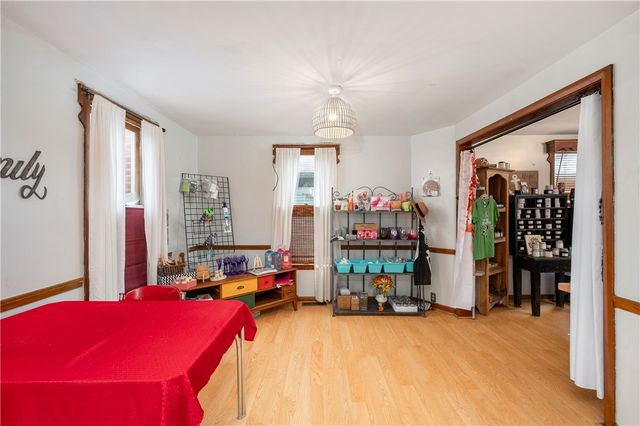 375 Main St, Volant Boro, PA 16156