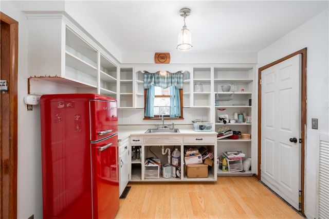 375 Main St, Volant Boro, PA 16156