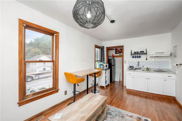 375 Main St, Volant Boro, PA 16156