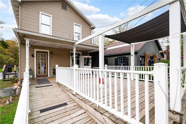 375 Main St, Volant Boro, PA 16156