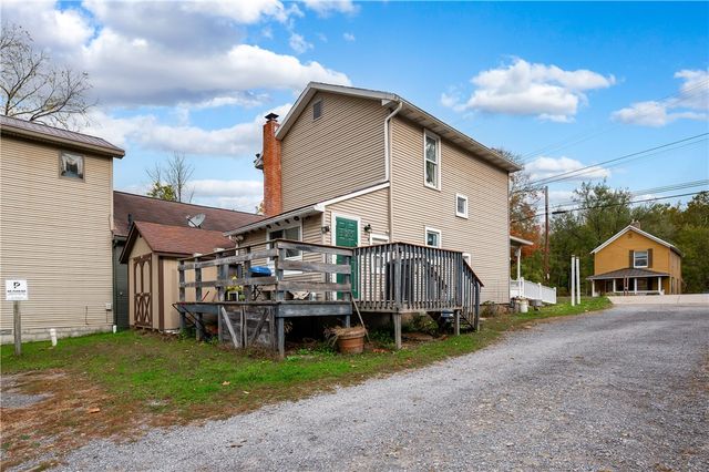 375 Main St, Volant Boro, PA 16156