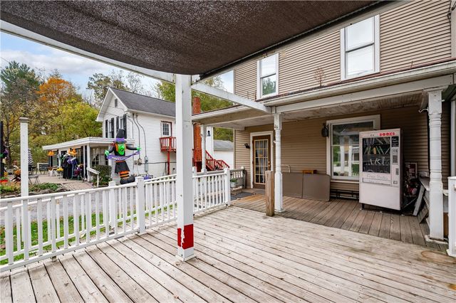 375 Main St, Volant Boro, PA 16156