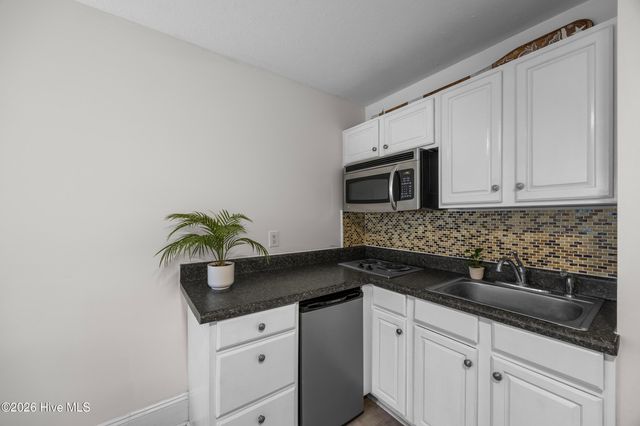 1501 N New River Drive 103, Holly Ridge, NC 28445