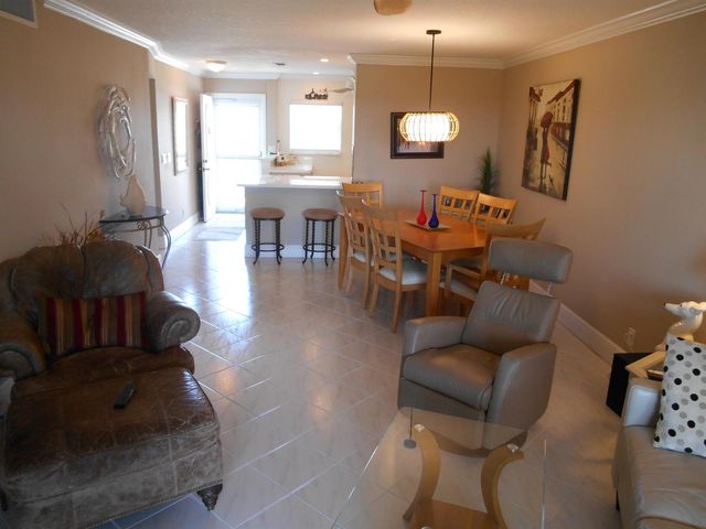 2615 NE 1st Court 406, Boynton Beach, FL 33435