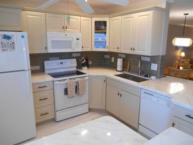 2615 NE 1st Court 406, Boynton Beach, FL 33435
