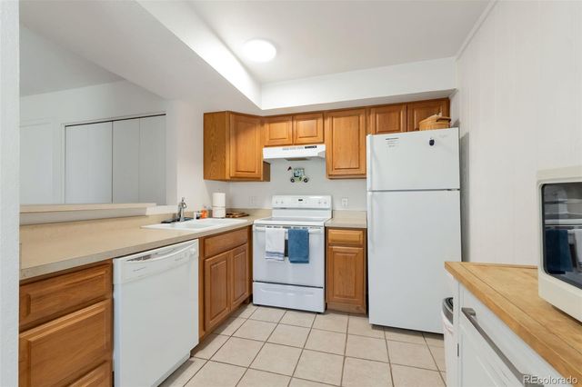 2616 S Xanadu Way B, Aurora, CO 80014