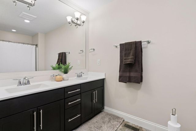 8414 Hemlock Lane N, Maple Grove, MN 55369