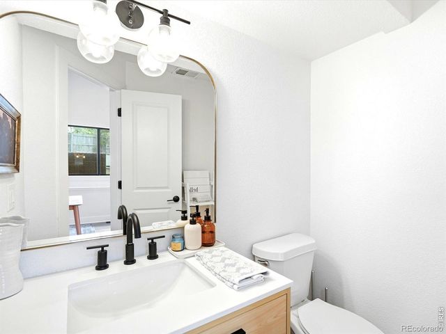 3501 Lakeview Circle, Longmont, CO 80503