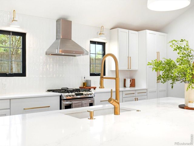 3501 Lakeview Circle, Longmont, CO 80503