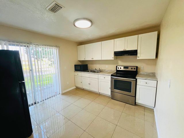 3029 Martin Avenue 3029, Greenacres, FL 33463