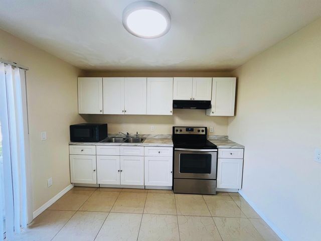 3029 Martin Avenue 3029, Greenacres, FL 33463