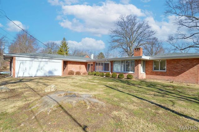 401 Garden Boulevard, Belleville, IL 62220