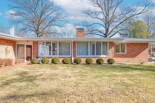 401 Garden Boulevard, Belleville, IL 62220