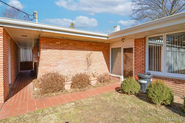 401 Garden Boulevard, Belleville, IL 62220