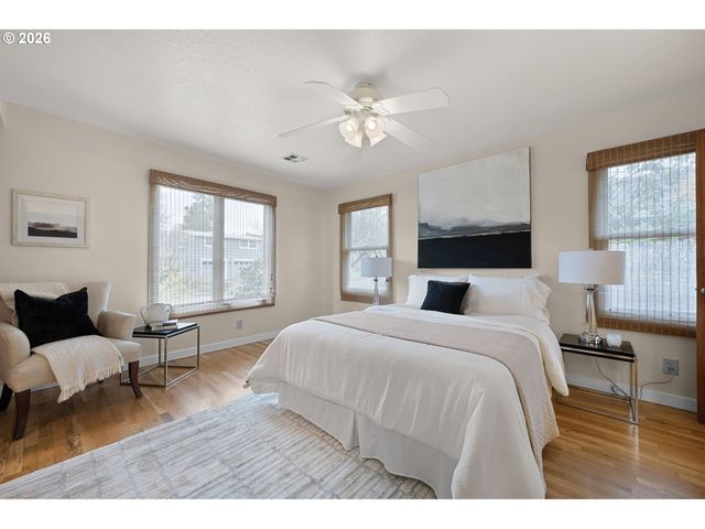 1350 E 25TH Ave, Eugene, OR 97403