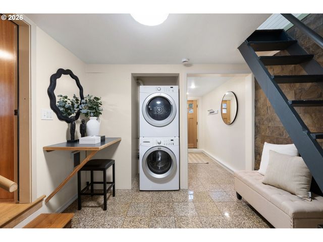 1350 E 25TH Ave, Eugene, OR 97403