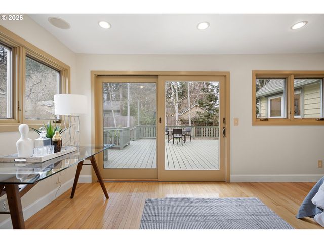 1350 E 25TH Ave, Eugene, OR 97403