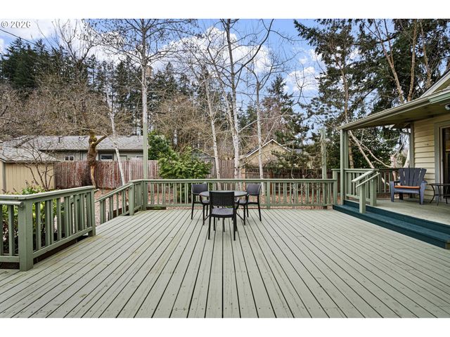 1350 E 25TH Ave, Eugene, OR 97403