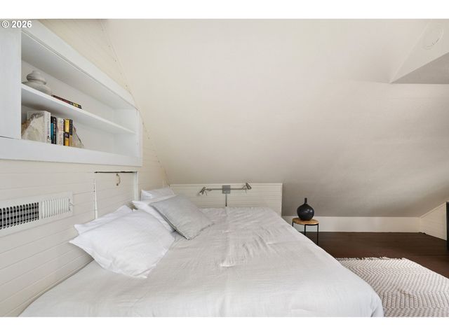 1350 E 25TH Ave, Eugene, OR 97403