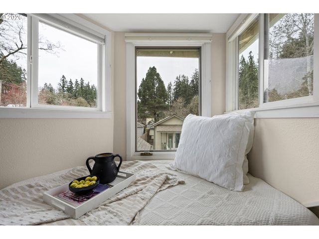 1350 E 25TH Ave, Eugene, OR 97403