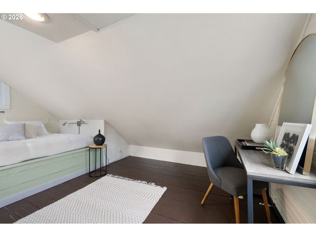 1350 E 25TH Ave, Eugene, OR 97403