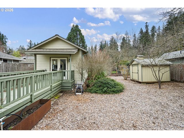 1350 E 25TH Ave, Eugene, OR 97403