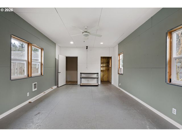 1350 E 25TH Ave, Eugene, OR 97403