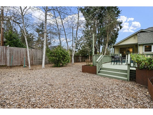 1350 E 25TH Ave, Eugene, OR 97403