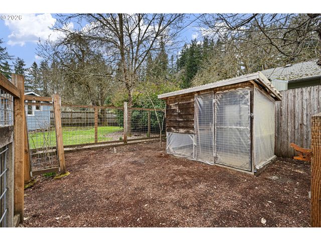 1350 E 25TH Ave, Eugene, OR 97403