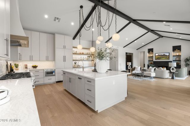 8167 E QUARTERHORSE Trail, Scottsdale, AZ 85258